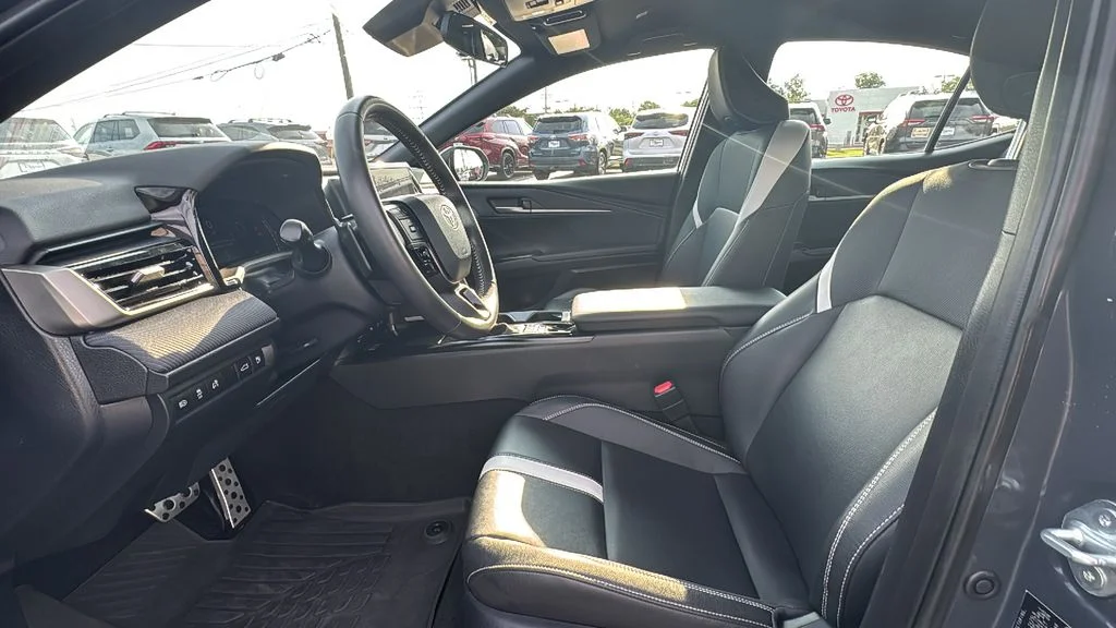 Used 2025  Toyota SE image 9