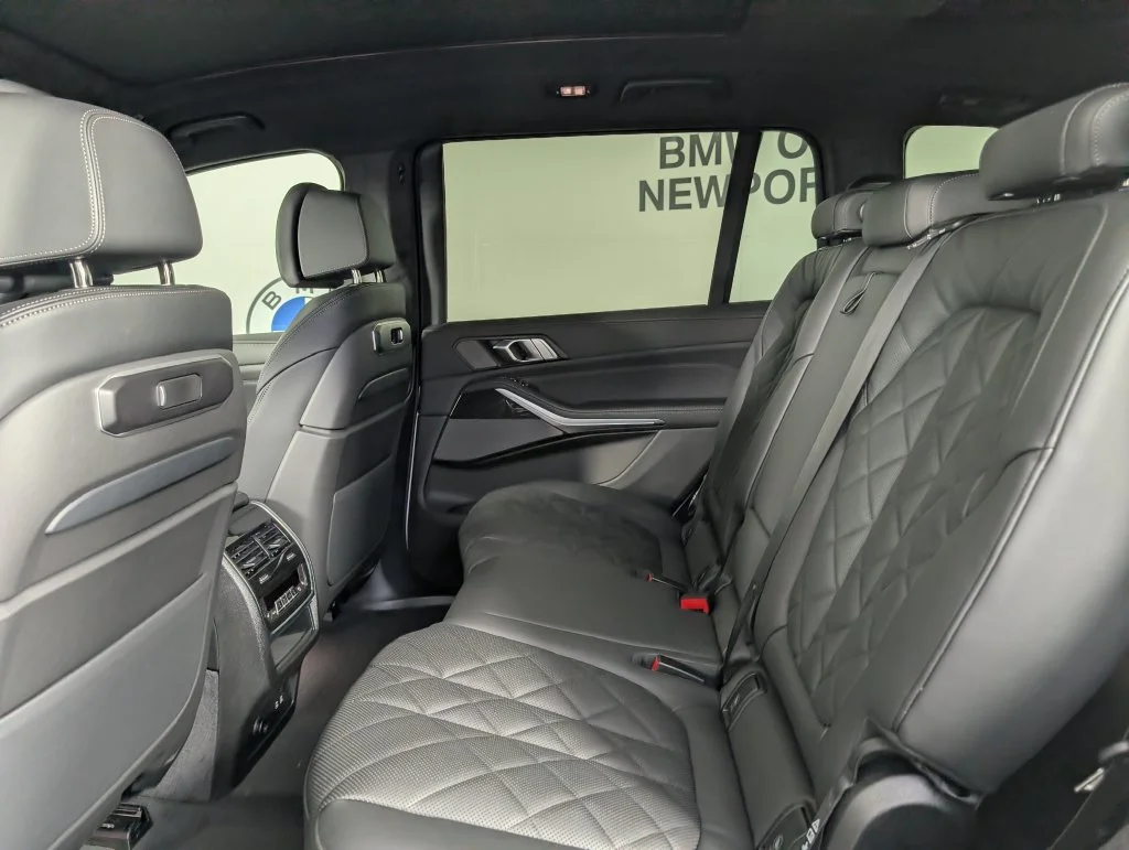 New 2027 White BMW xDrive40i image 13