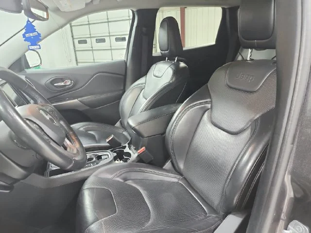 Used 2019 Gray Jeep Limited image 10