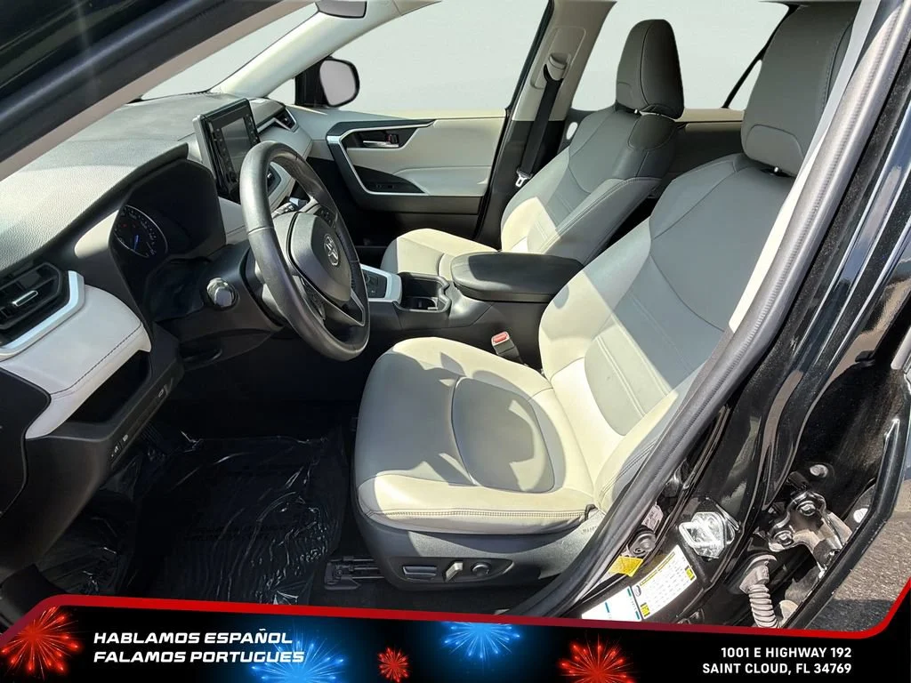Used 2022 Black Toyota XLE Premium image 12