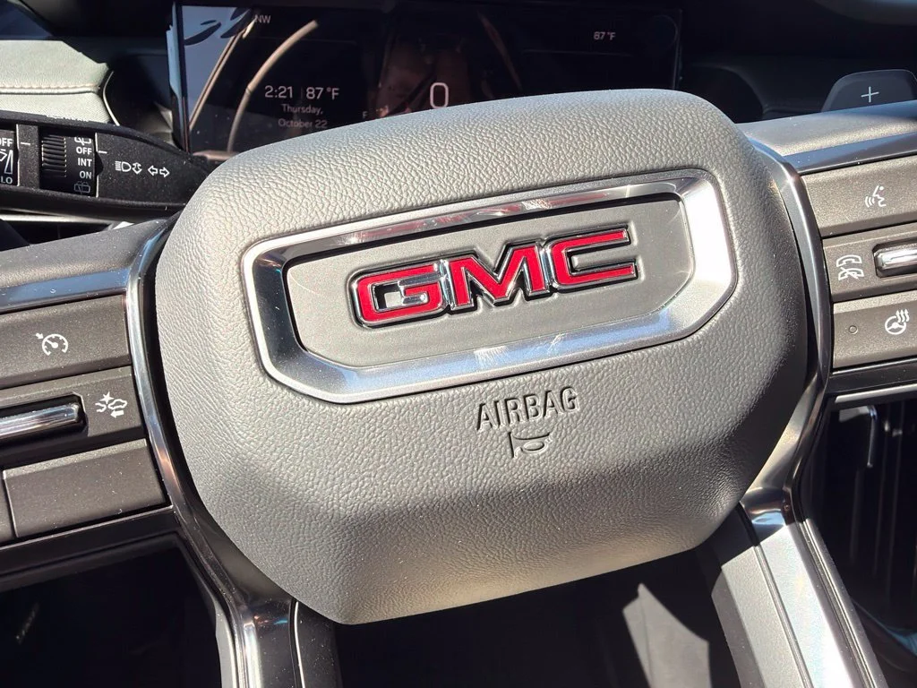 New 2027 Sterling Metallic GMC AT4 image 9
