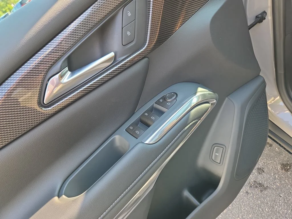 New 2027 Sandstone Gray Chevrolet Z71 image 26