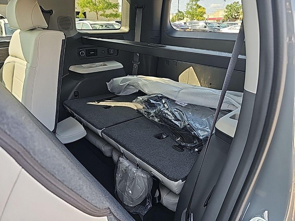 2026 Hyundai Santa Fe Limited - Photo 31