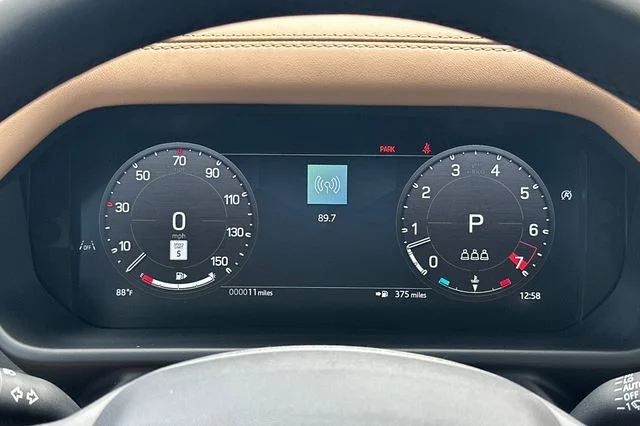 New 2026 Woolstone Green Land Rover X-Dynamic SE image 23