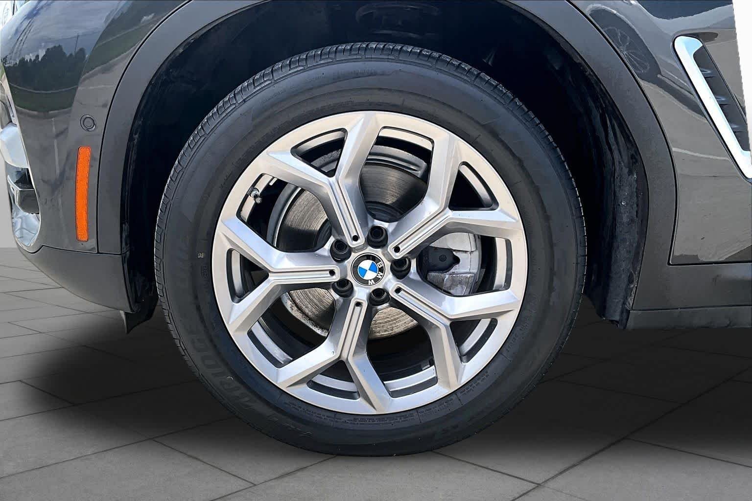 Used 2021 Dark Graphite Metallic BMW xDrive30i image 10