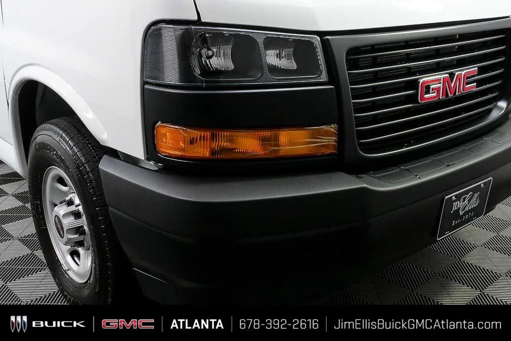 New 2025 Summit White GMC Work Van image 31