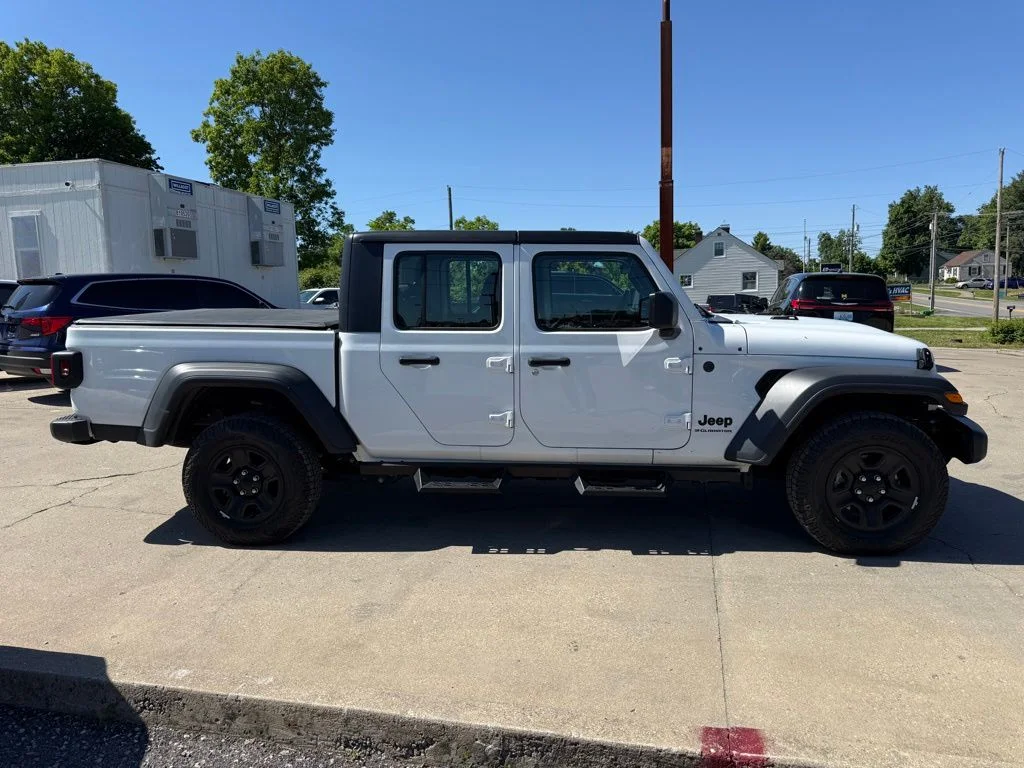 Used 2025 White Jeep Sport image 5