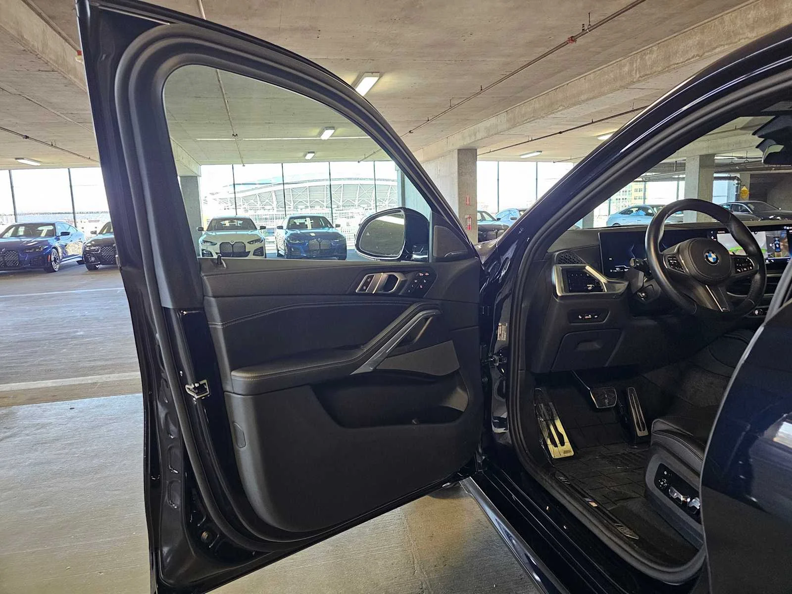 Used 2024 Carbon Black Metallic BMW xDrive40i image 21