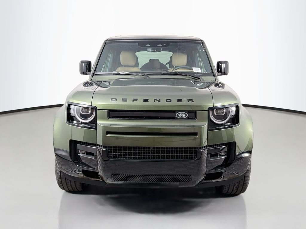 New 2026 Woolstone Green Land Rover X-Dynamic SE image 2