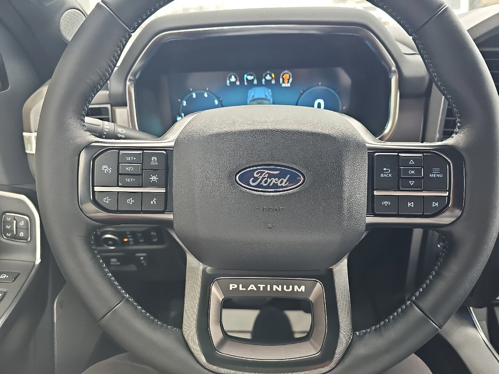 New 2025 Star White Metallic Tri-Coat Ford Platinum® image 27
