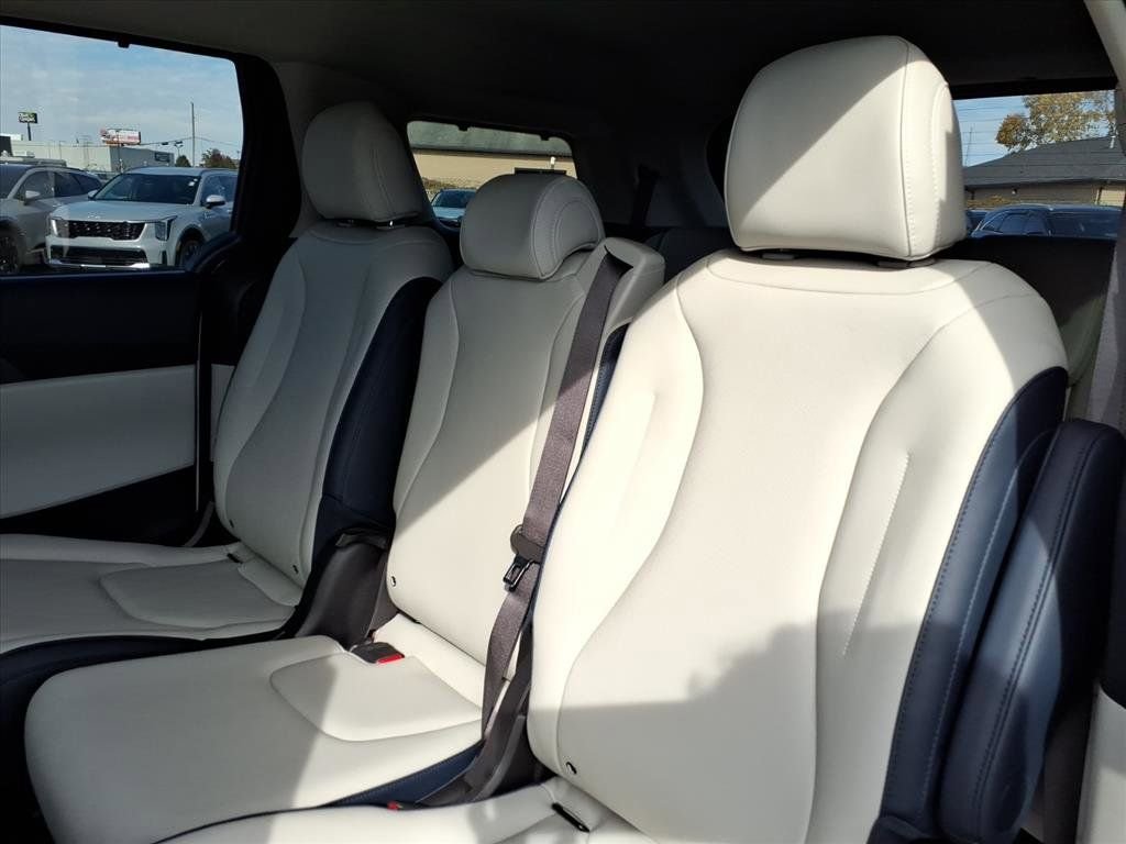 2026 Kia Carnival EX - Photo 26