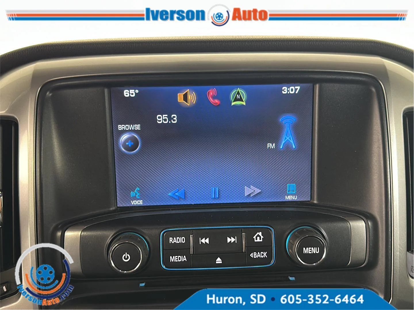 Used 2015 Summit White Chevrolet LT image 19