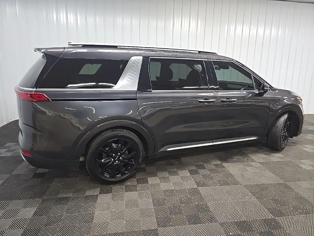 Used 2022 Gray Kia SX Prestige image 3