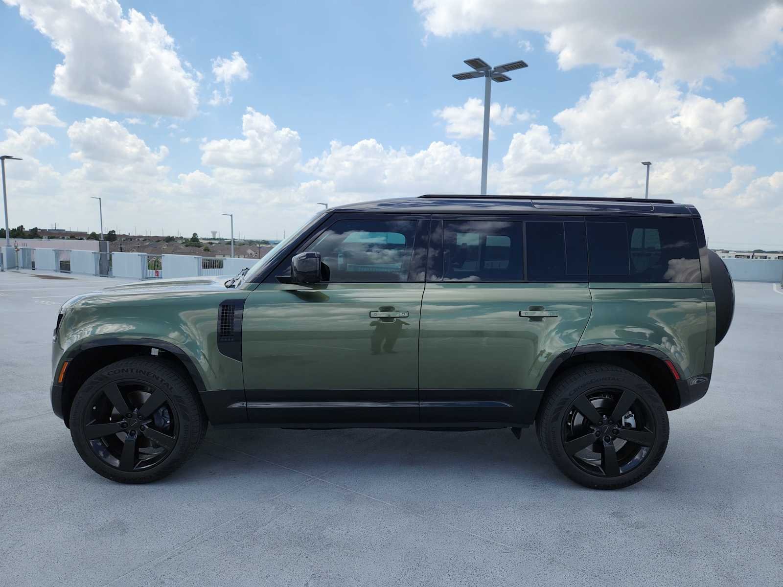 New 2026 Woolstone Green LAND ROVER X-Dynamic SE image 4