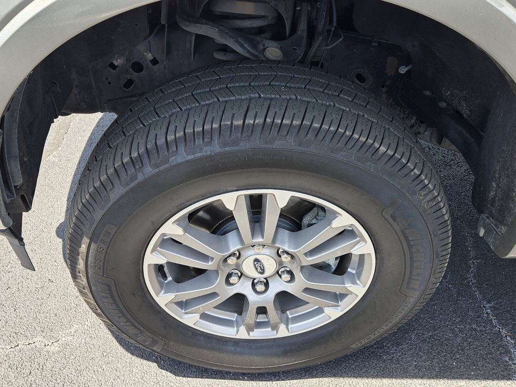 Used 2019 Green Ford Lariat image 14
