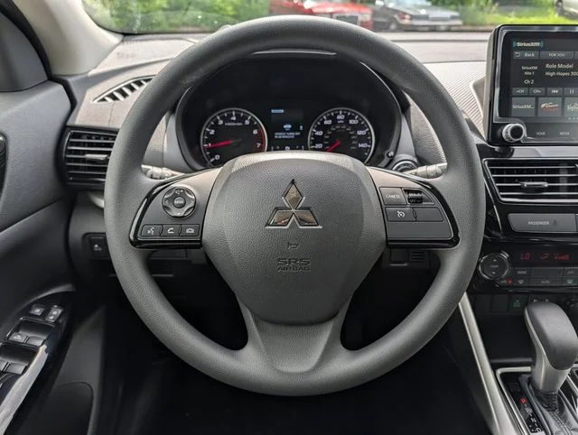 New 2026 White Diamond Mitsubishi LE image 7