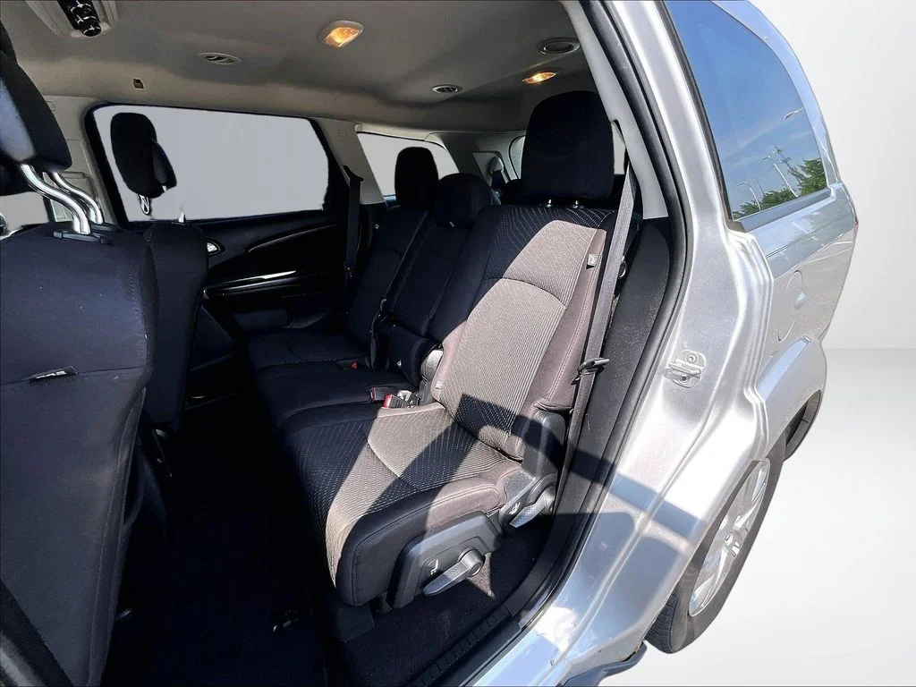 Used 2013 Silver Dodge SE image 27