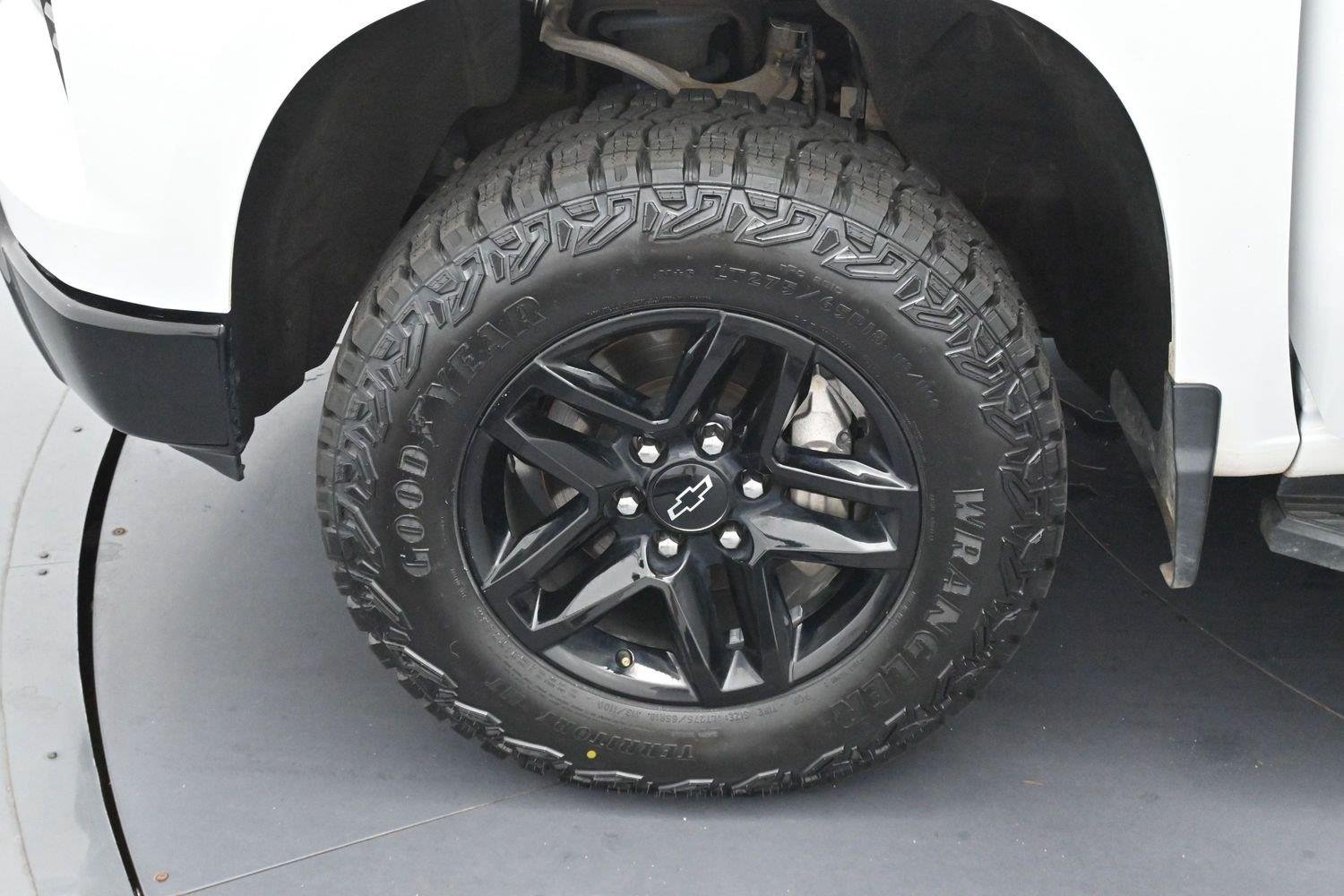 Used 2024 Summit White Chevrolet LT Trail Boss image 32