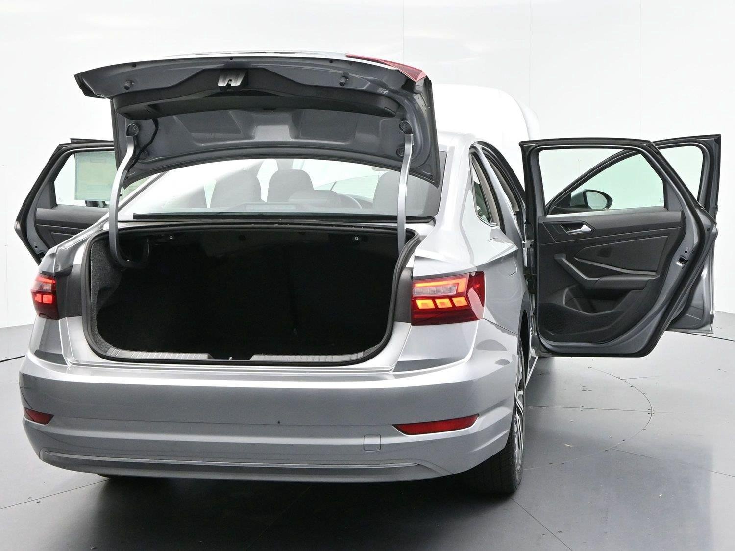 Used 2021 Pyrite Silver Metallic Volkswagen SEL image 43