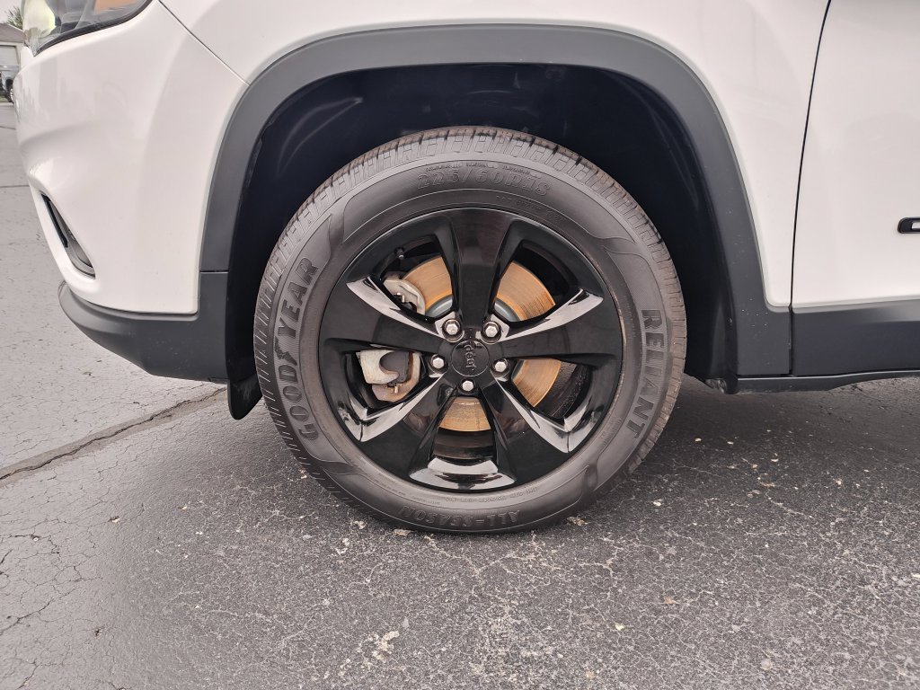 Used 2020 White Jeep Latitude Plus image 10
