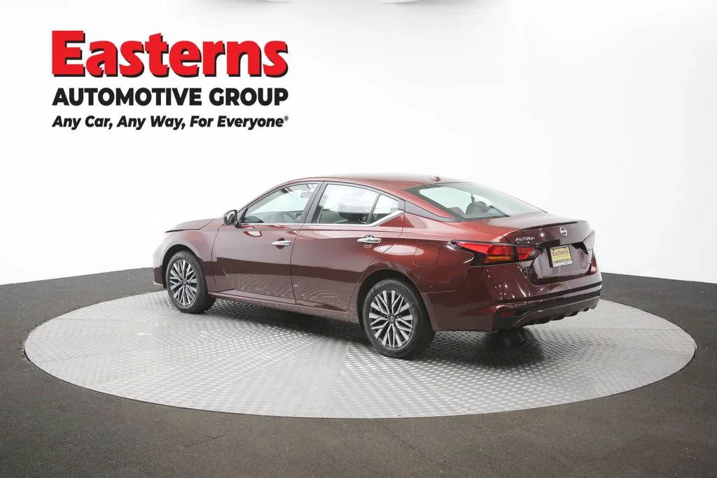 Used 2025 Red Nissan 2.5 SV image 59