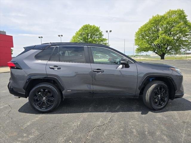 Certified Used 2022 MID BLCK/MAG GRAY Toyota  image 17
