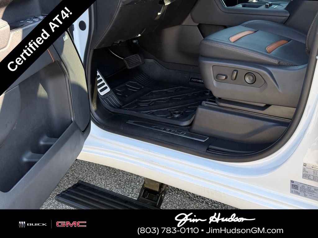Used 2025 White GMC AT4 image 23