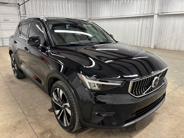 Pre-Owned 2023 Volvo XC40 B5 Plus Bright Theme AWD 4D Sport Utility