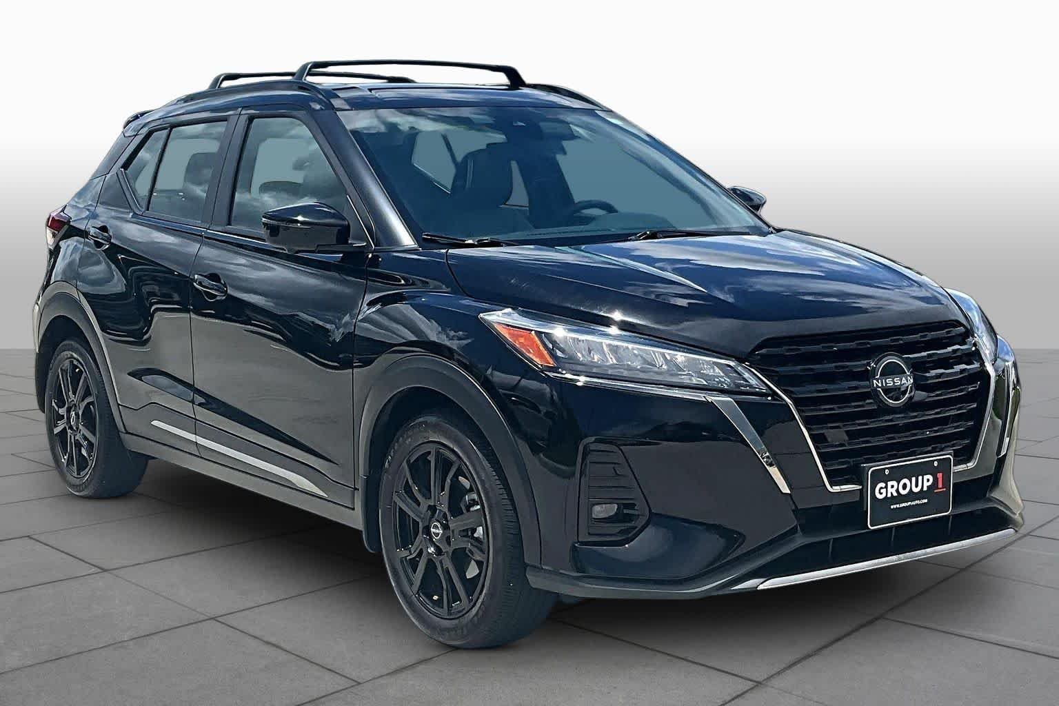 Used 2024 Super Black Nissan SR image 3