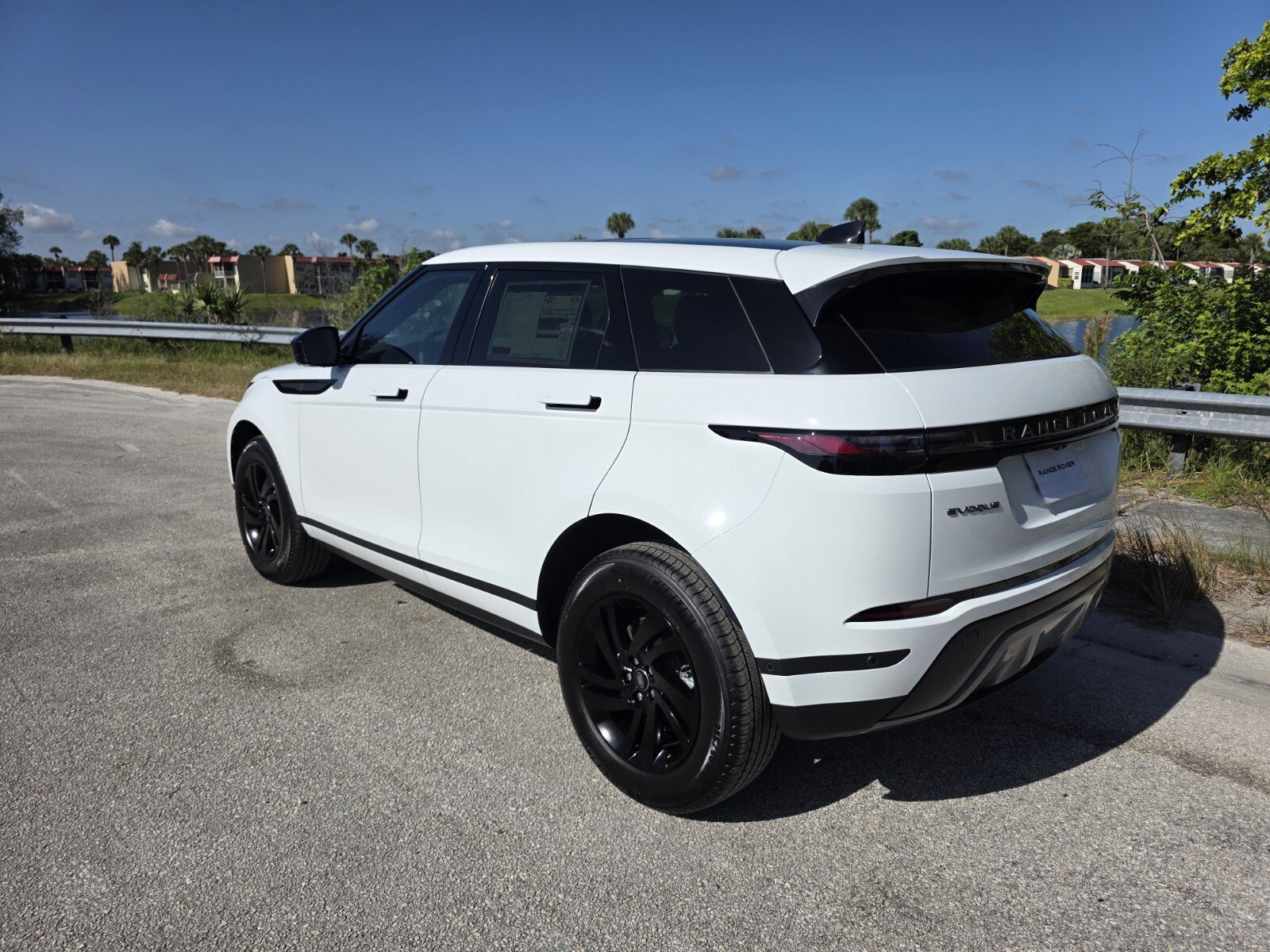 New 2026 Fuji White Land Rover P250 S image 2