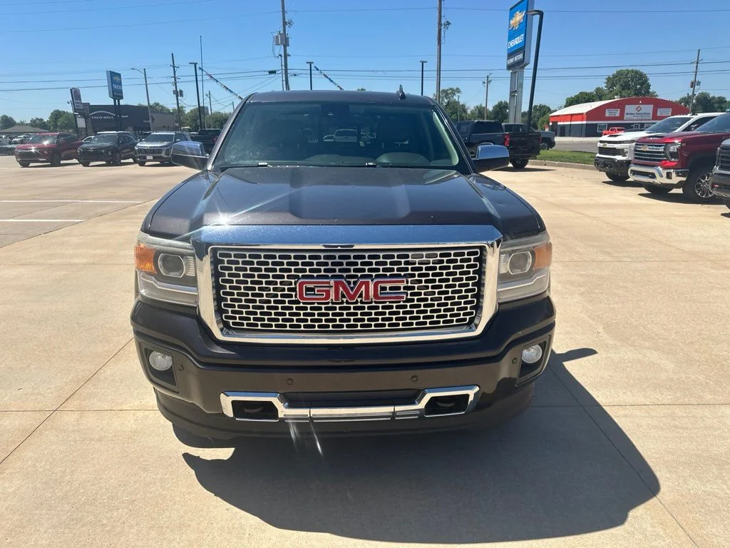 Used 2015 Gray GMC Denali image 32