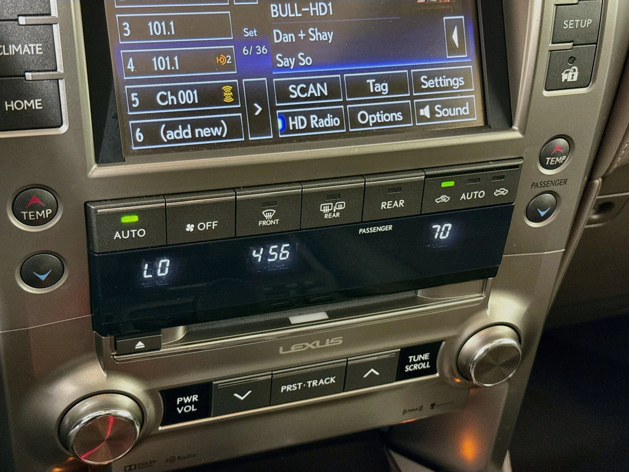 Used 2016 Black Onyx Lexus 460 image 18