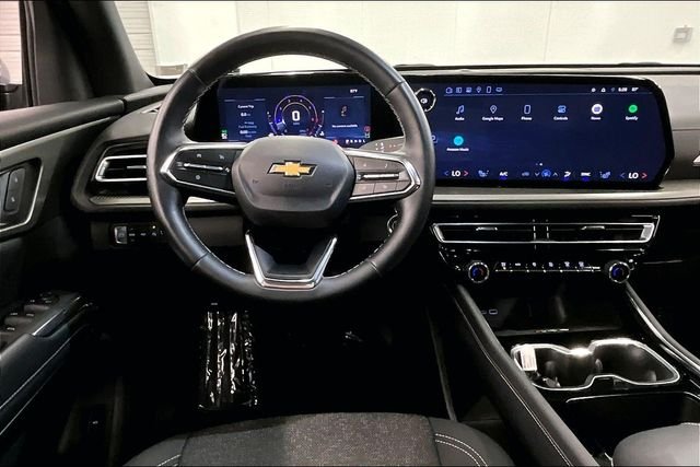Used 2025 Mosaic Black Metallic Chevrolet LT image 6