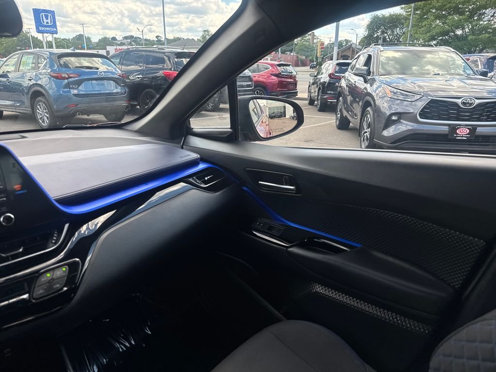 Used 2021 Red Toyota XLE image 28