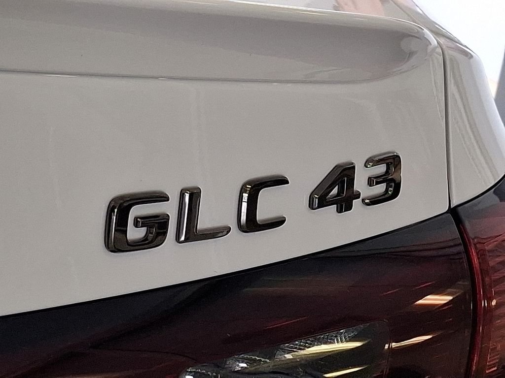 New 2026 MANUFAKTUR Moonlight White Metallic Mercedes-Benz GLC 43 AMG® image 28