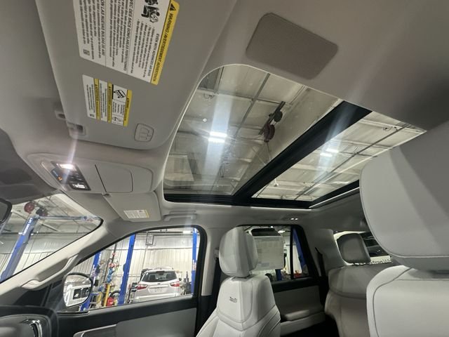 New 2027 White Ford Platinum image 20