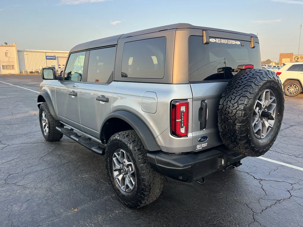 Used 2023 Iconic Silver Metallic Ford Badlands image 7