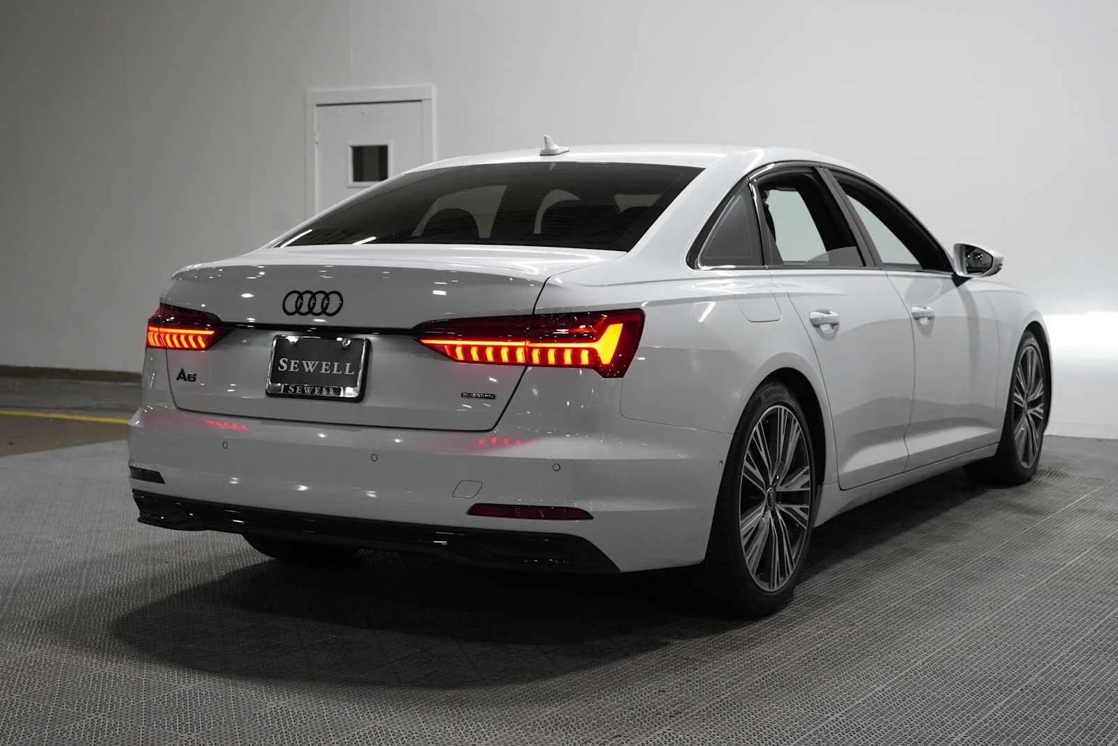 Used 2024 Arkona White Audi Premium image 4