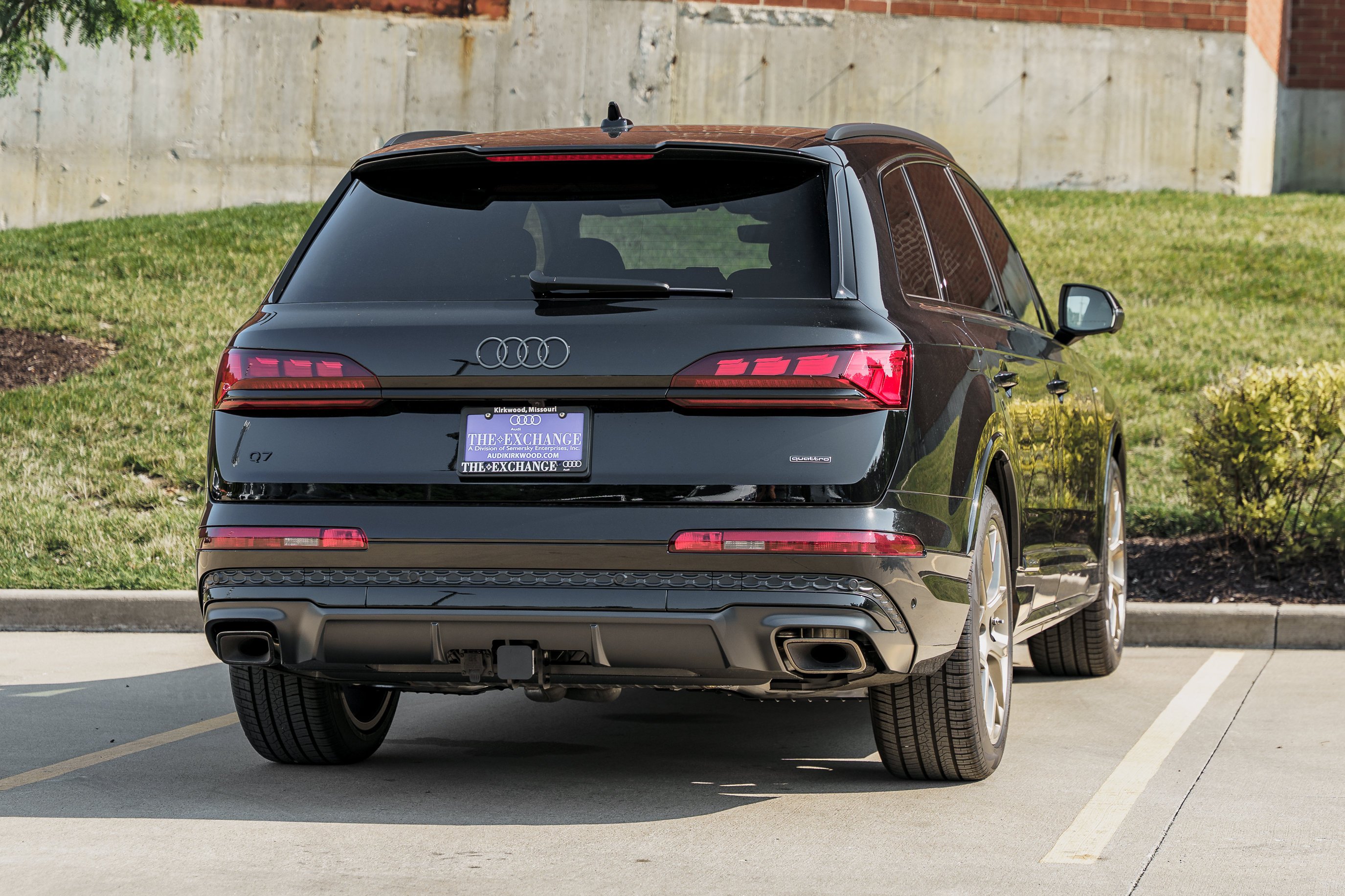 New 2026 MYTHOS BLACK Audi  image 4