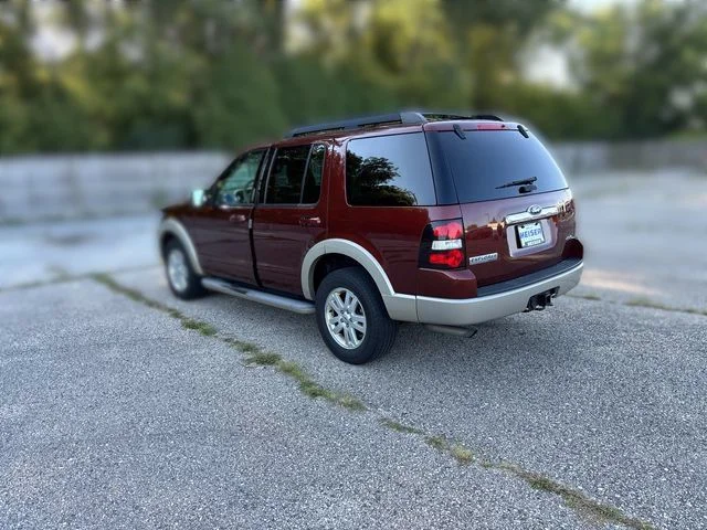 Used 2010  Ford Eddie Bauer image 11