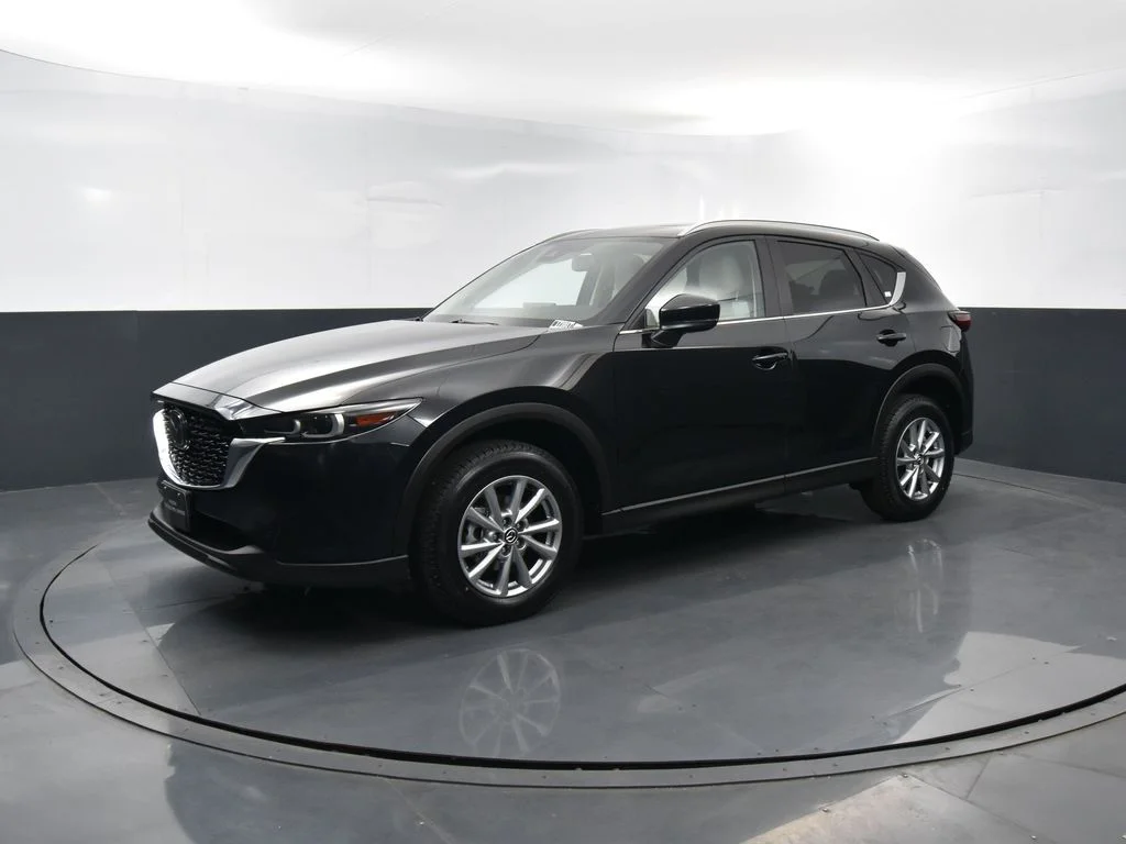 2023 Mazda CX-5 S Preferred package Auto AWD's photo