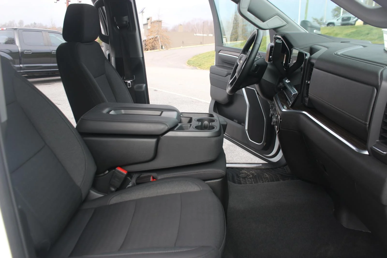 Used 2025 Summit White Chevrolet LT image 37
