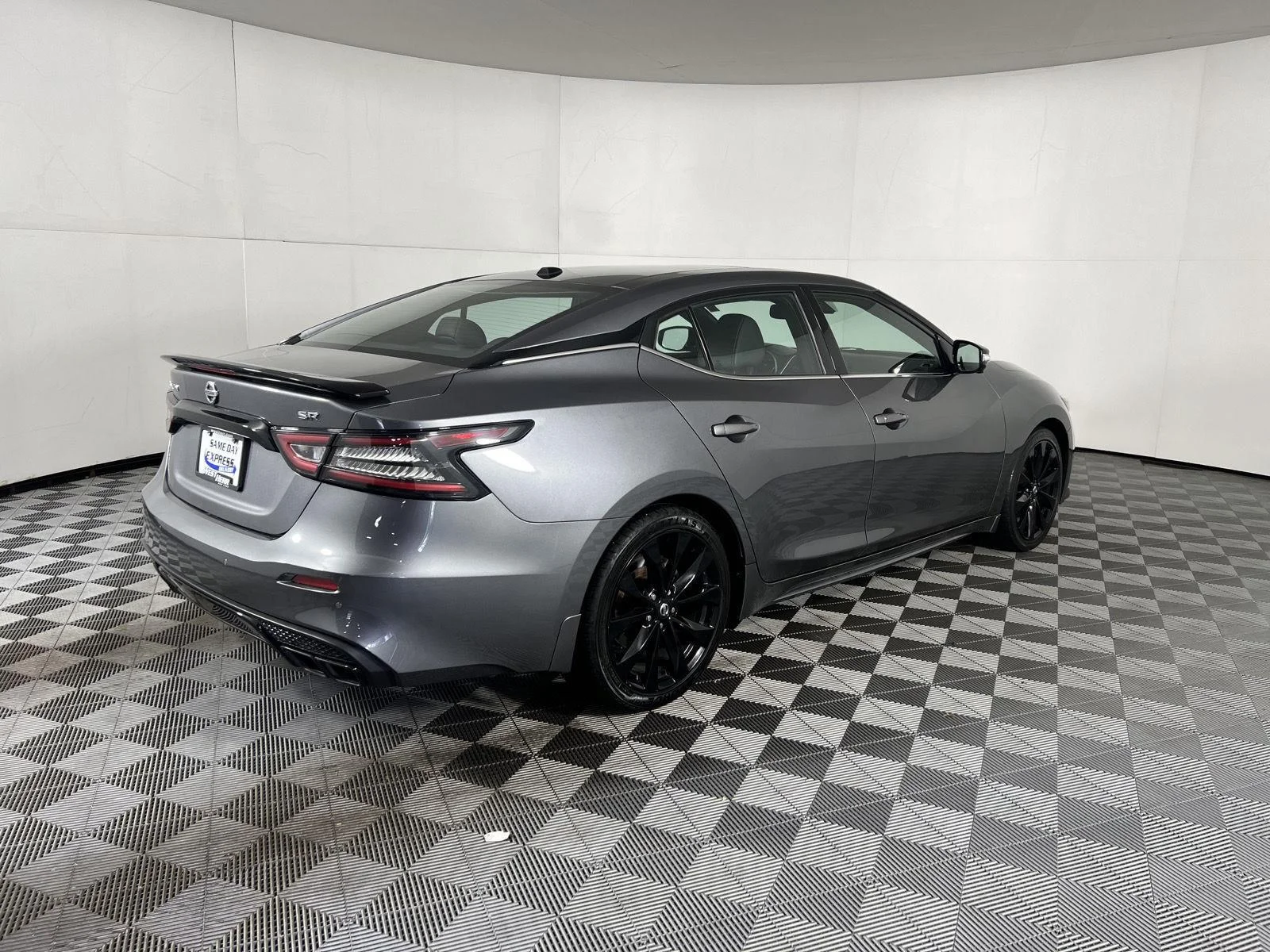 Used 2022 Gun Metallic Nissan SR image 10