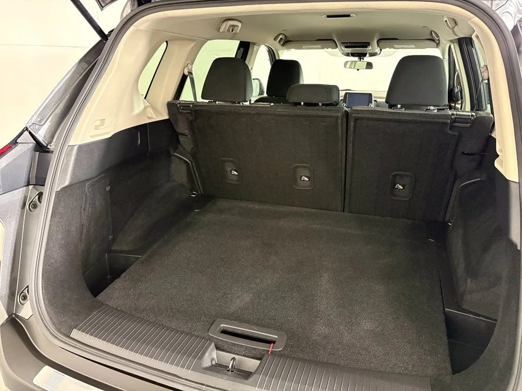 Used 2023 Gray Nissan SV image 18