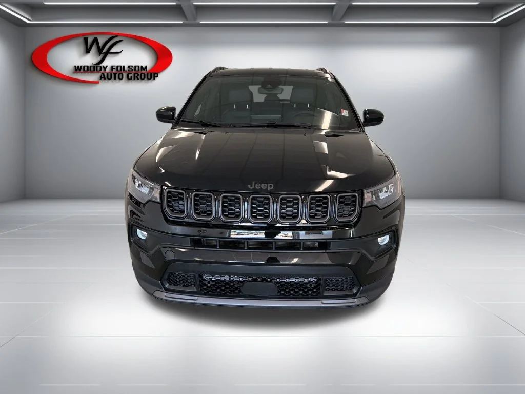 New 2027 Black Jeep Latitude image 3
