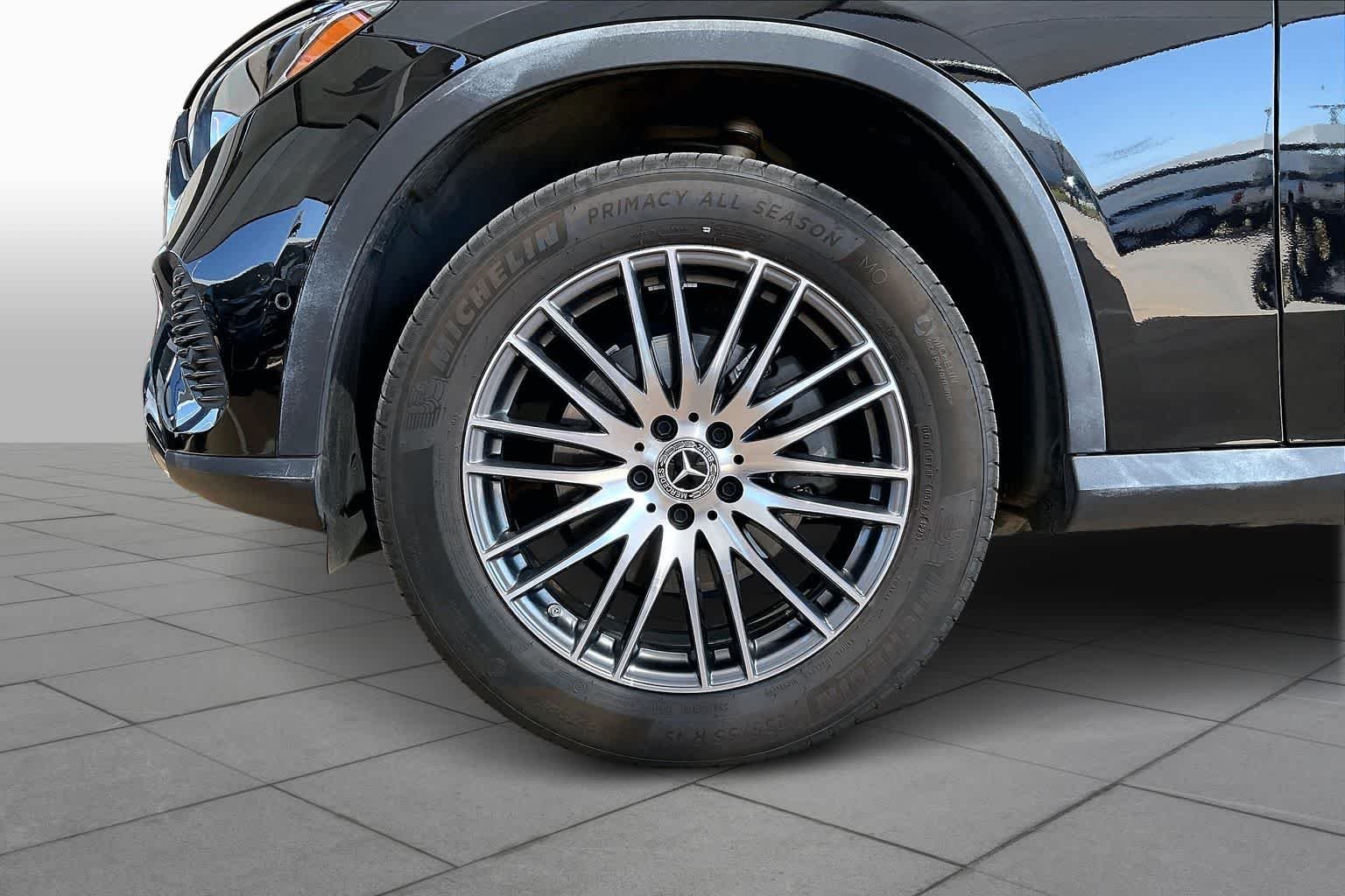Used 2025 Obsidian Black Metallic Mercedes-Benz GLC 300 image 20