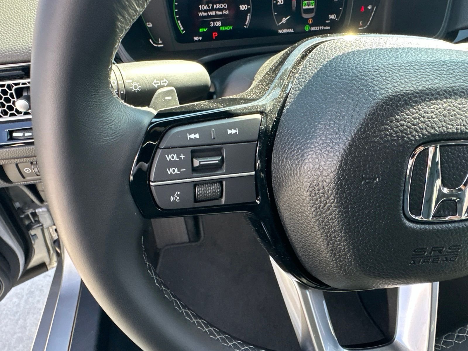 Used 2025 Solar Silver Metallic Honda Sport image 17