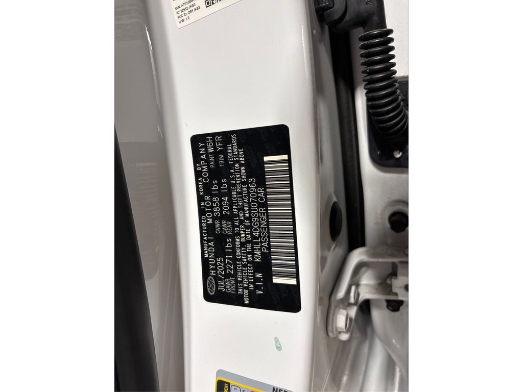 Certified Used 2025 White Hyundai SE image 16