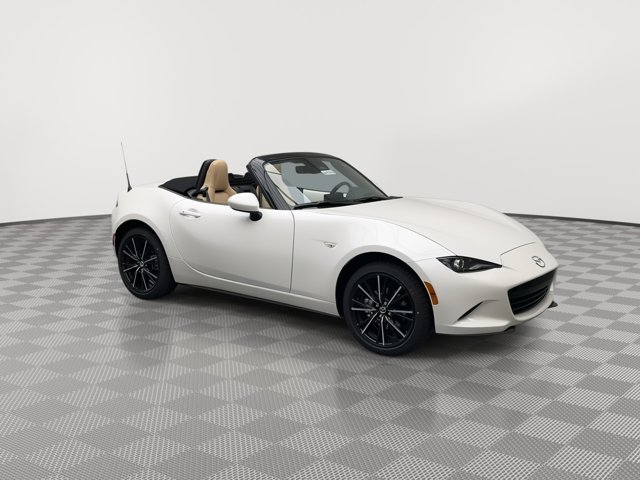New 2026 Snowflake White Pearl Mazda Grand Touring image 34