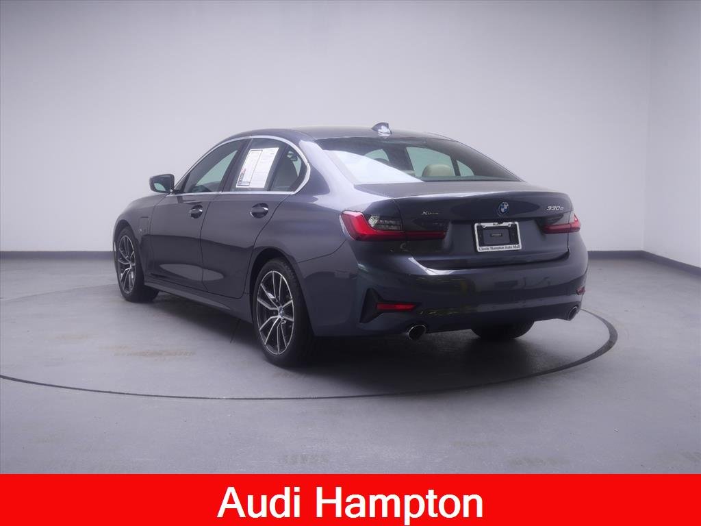 2022 BMW 3 Series 330e - Photo 10